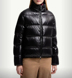 Утеплённая куртка Abbadia Short из лакового нейлона с пухом от Moncler