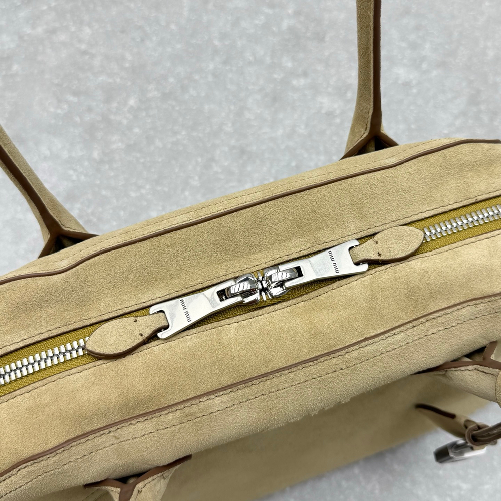 Miu Miu Vivant Bag 40 cm