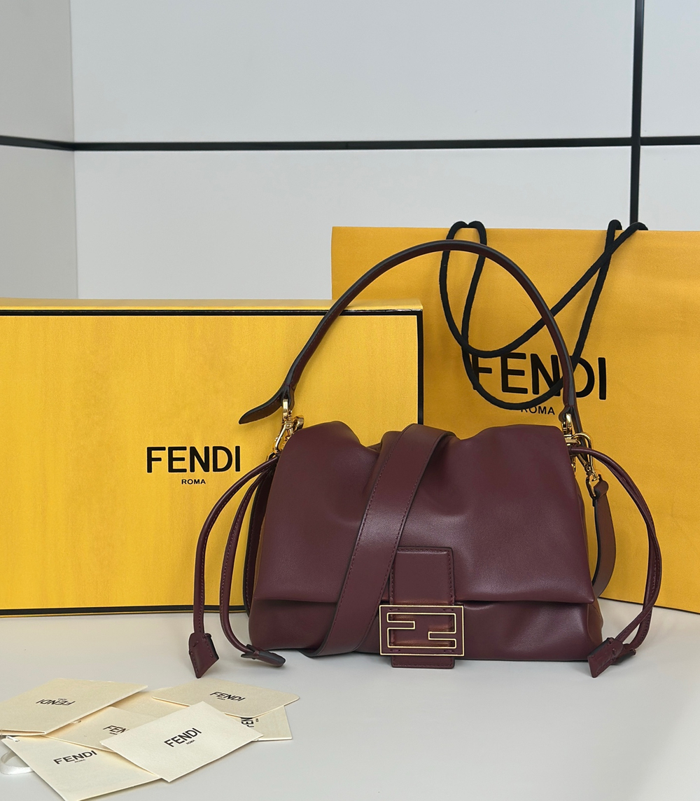Fendi Medium Mamma Baguette 26 cm