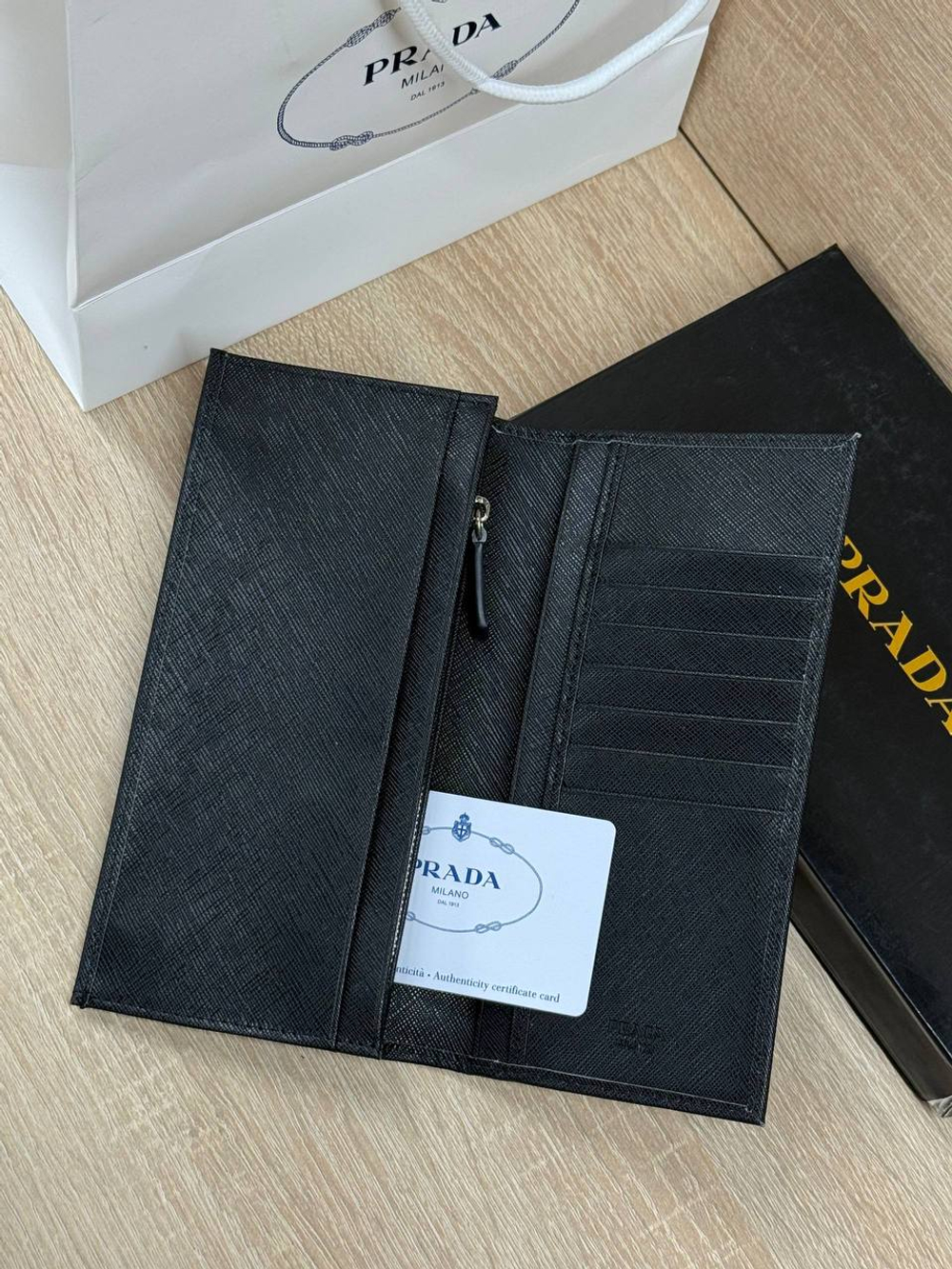 Кошелек Prada