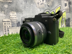 Nikon 1 V1 Kit 10-30mm 3.5-5.6 VR