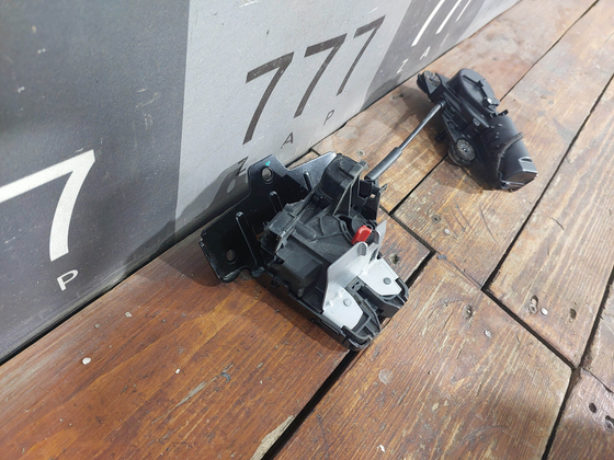 Замок багажника Geely Atlas Pro 21-нв Б/У Оригинал 6600170399