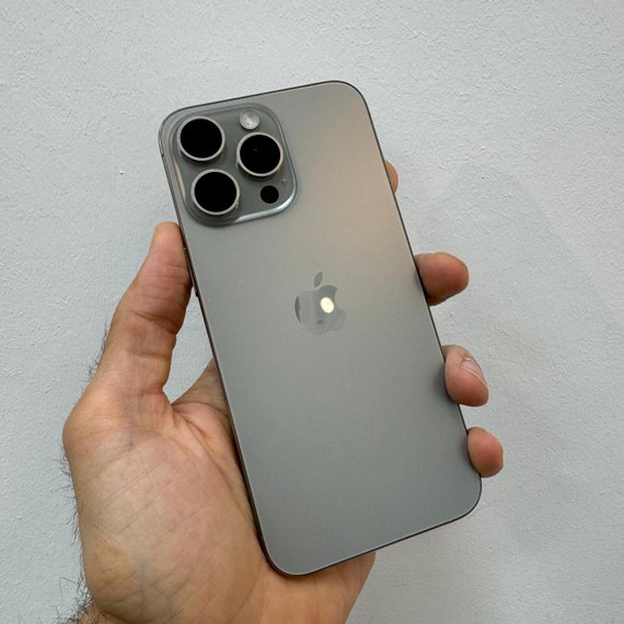 Apple iPhone 15 Pro Max 256gb АКБ 100% (коробка, кабель)