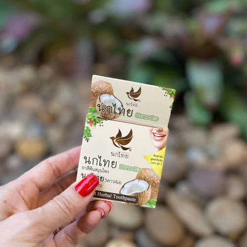 Зубная паста с кокосом, отбеливающая Coconut Herbal Toothpaste NokThai