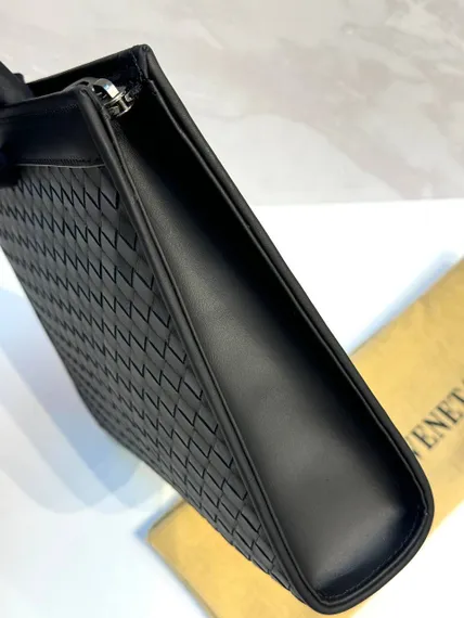 Клатч кожаный Bottega Veneta чёрный