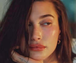 rhode Чехол для iPhone + блеск для губ