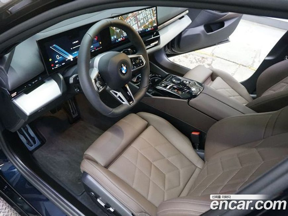 BMW 5 Series (G60) 520i M Sports (02.2024)
