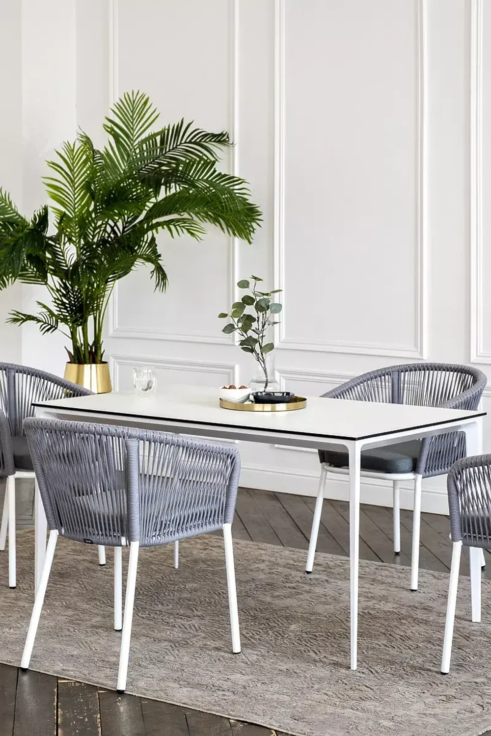 "Малага" обеденная группа на 4 персоны со стульями "Марсель", каркас белый, роуп светло-серый