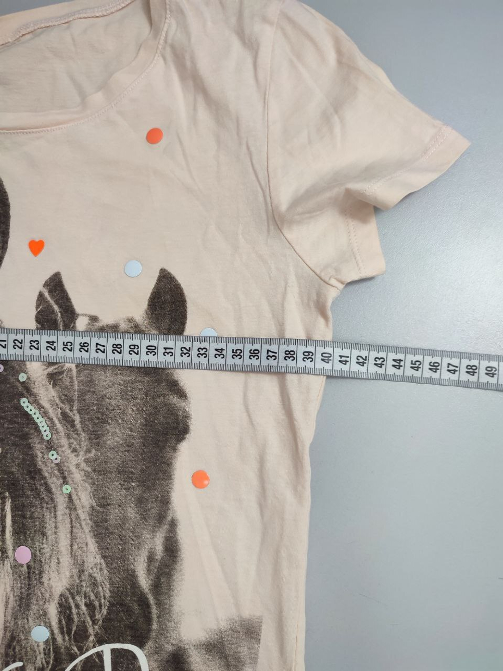 Футболка с принтом и пайетками 44 размер