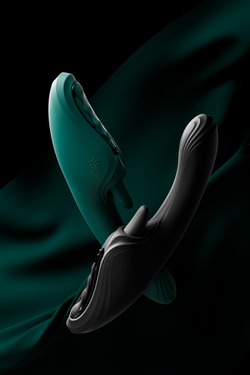 Zalo Ares — Кролик с одновременной имитацией фингеринга и кунилингуса