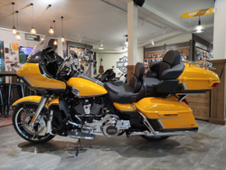 Harley-Davidson CVO Road Glide Limited (Hightail Yellow Pearl)