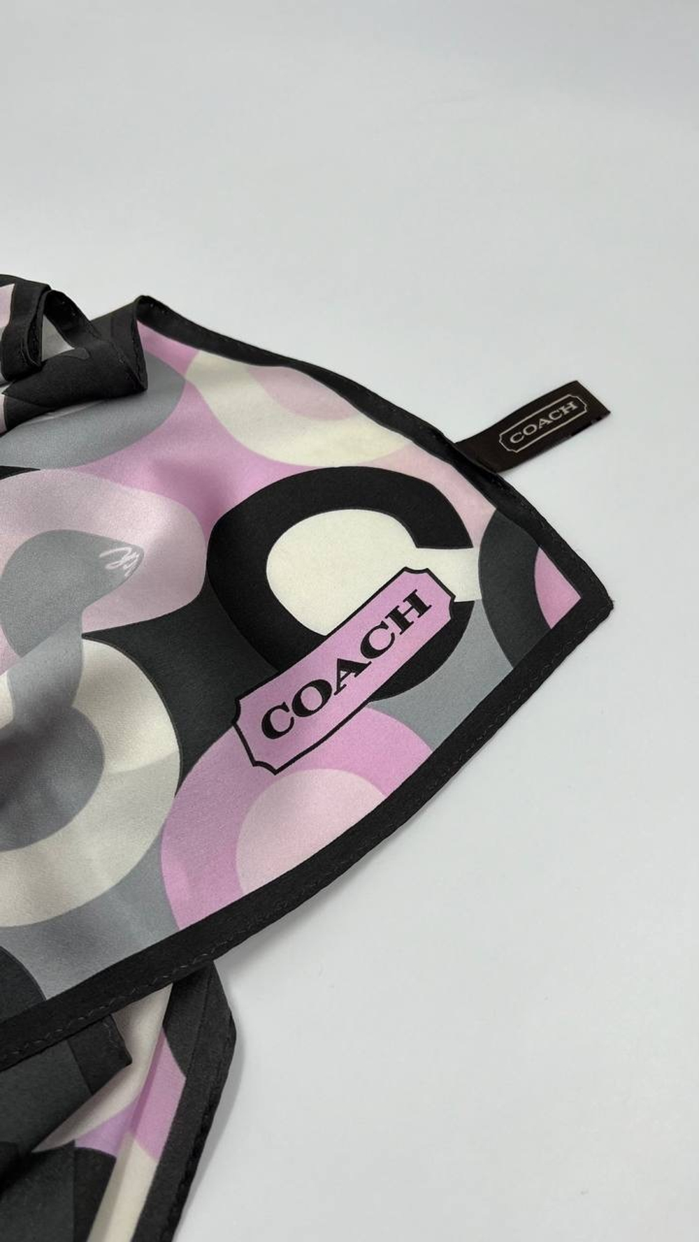 Платок сиреневый с чёрным Coach