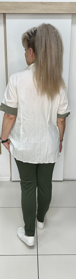 Летняя рубашка-жатка с оливковым принтом