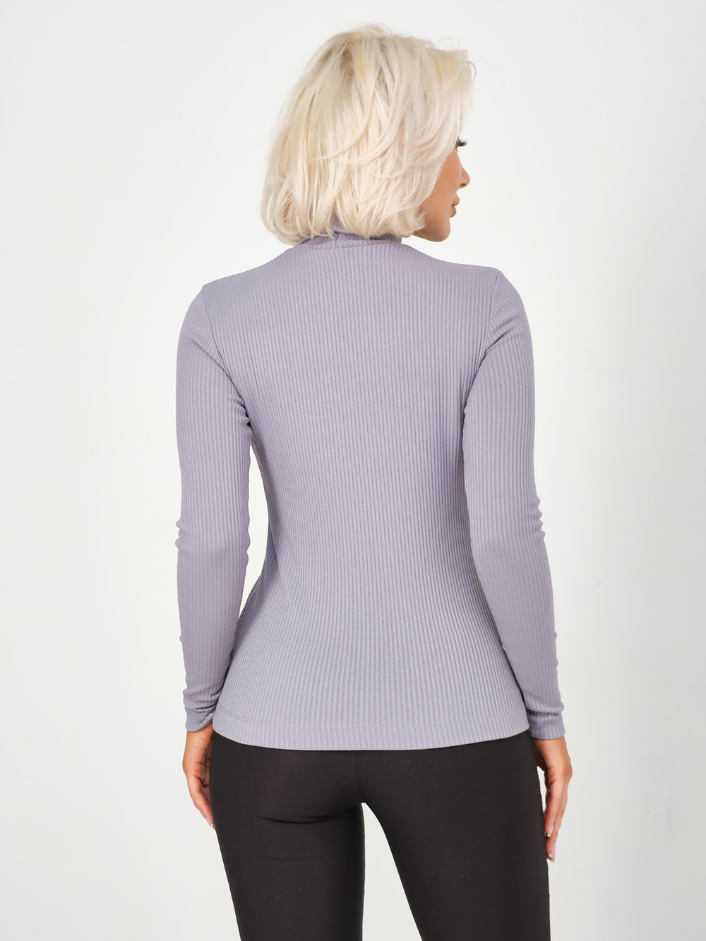 Облегающая водолазка лапша