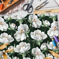 Ткань штапель белые цветы из комиксов на тёмно-зелёном фоне