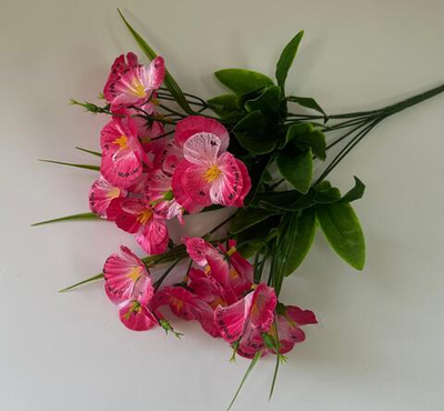 Фиалки букет