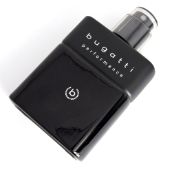 Bugatti Perfomance Intense Black — туалетная вода для мужчин.