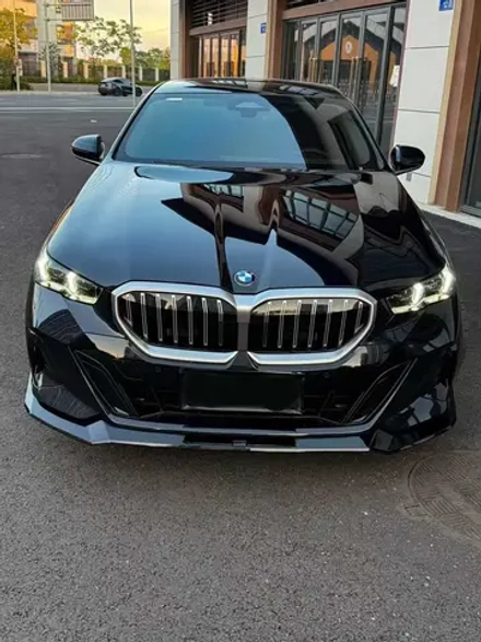 Обвес для BMW 5 серии G60 G68 2024+ БМВ Обвес губа и юбки