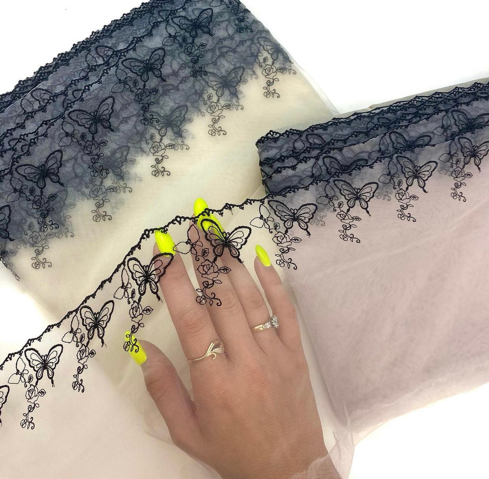 Вышивка на сетке молочная 20 см