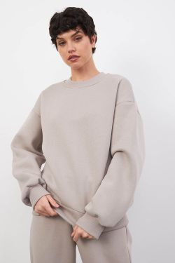 Утепленный свитшот цвета туман