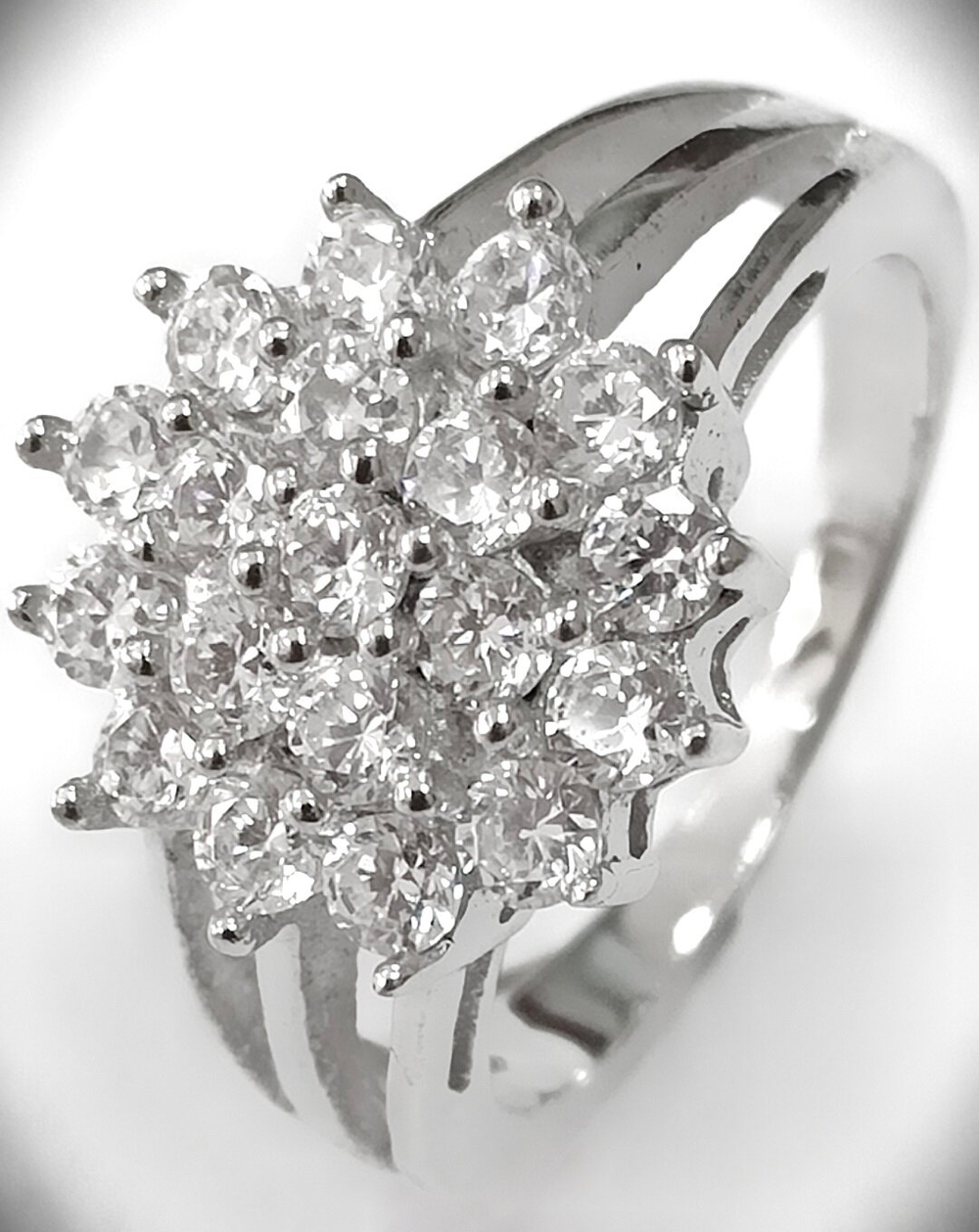 Ювелирное кольцо Эстерелла