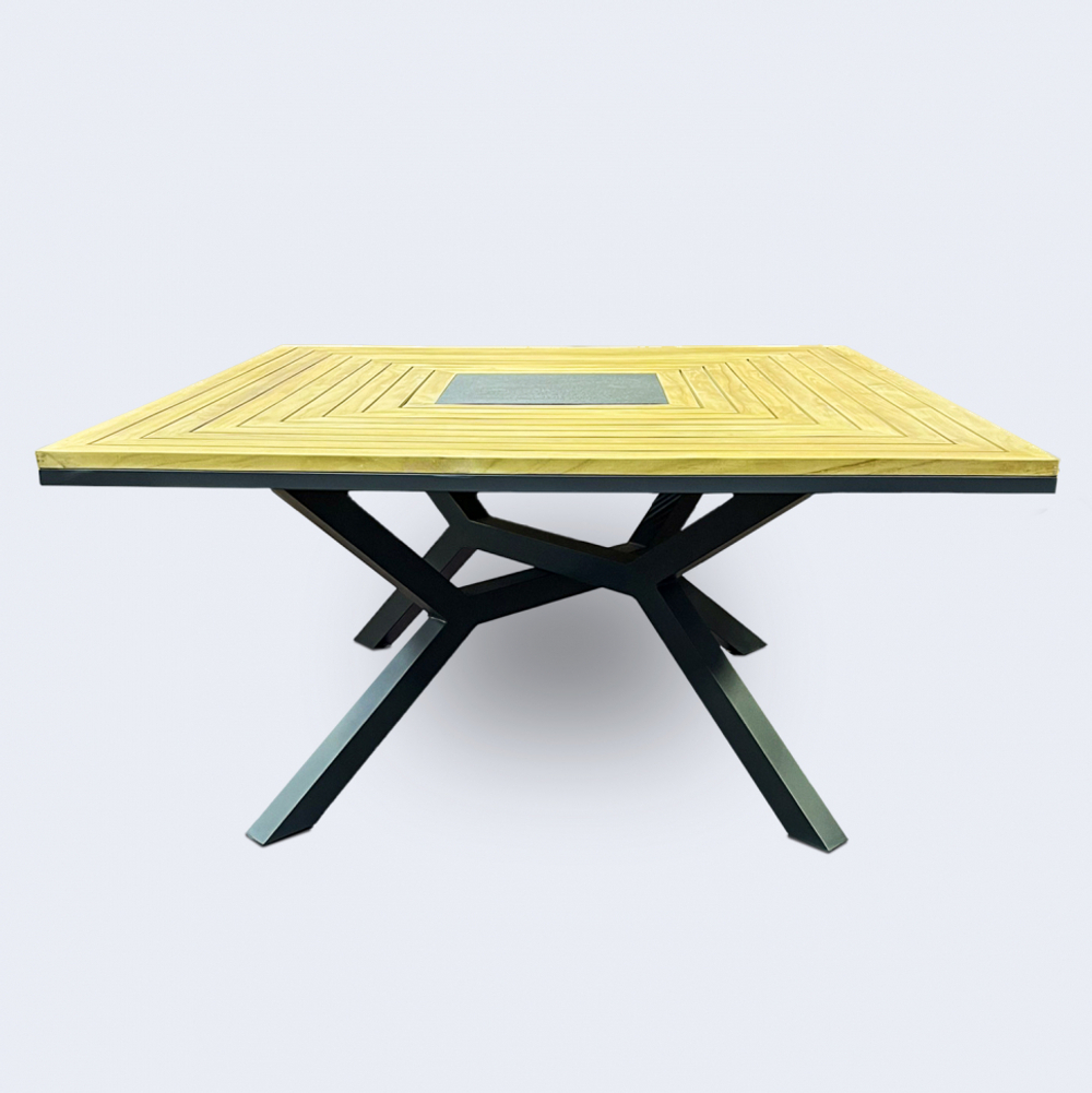 Стол обеденный Ideal Patio ЭГМОНТ из тика 140x140