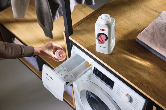 Средство для стирки деликатных тканей и изделий из шерсти Miele Wool Care