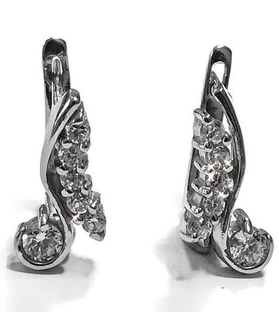 Ювелирные серьги из серебра с фианитами