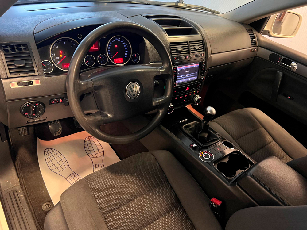 Volkswagen Touareg, 2004 год