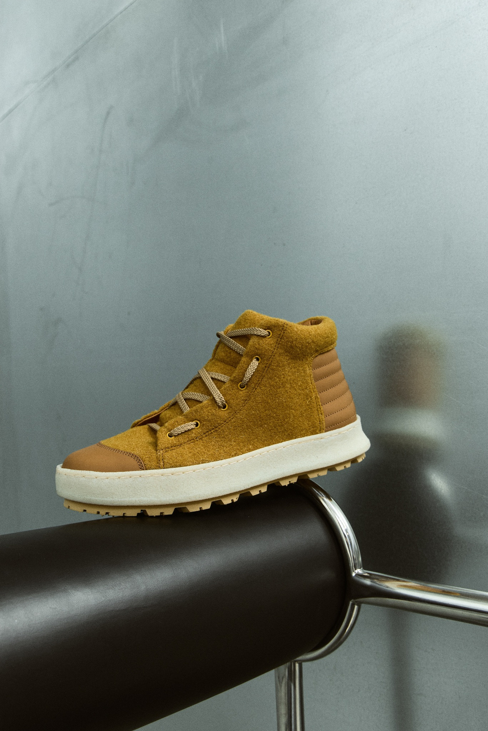 AIRSHOES mustard sherst