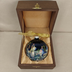 Коллекционный елочный шар с росписью Палех "Рождество Христово" в футляре