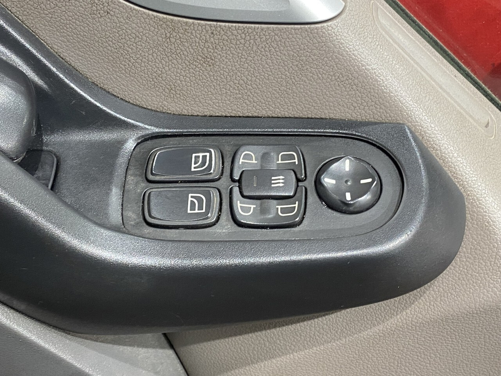 Дверь левая в сборе 2019г.