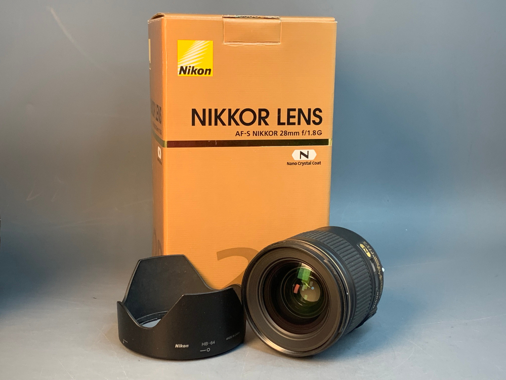 Nikon 28mm f/1.8G AF-S Nikkor б.