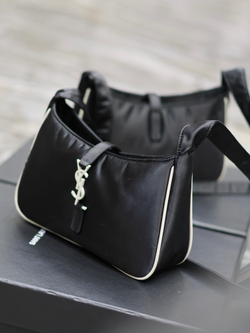 Saint Laurent Le 5 à 7 Hobo Bag