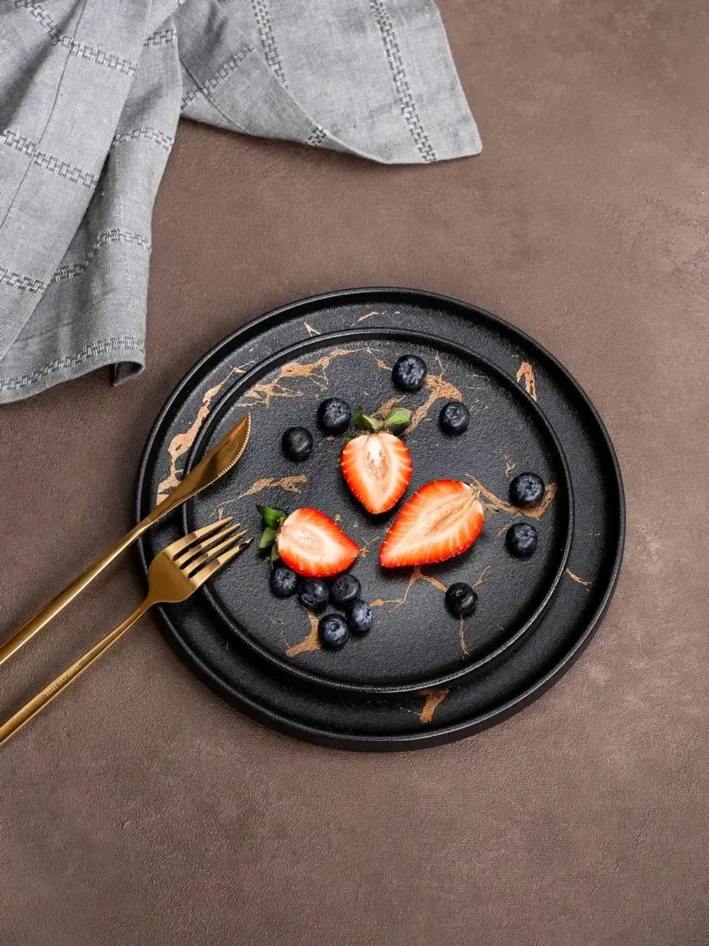 Набор посуды из 6 тарелок черный мрамор 25 см