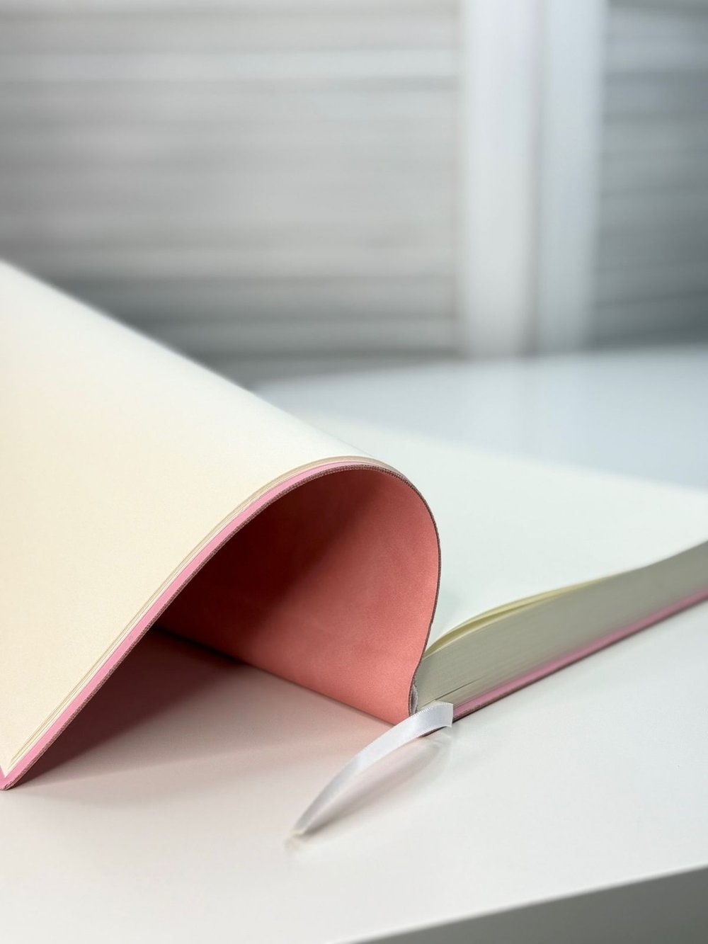 Блокнот А4 200л. (400страниц) без разлиновки Розовый (К44-700A)