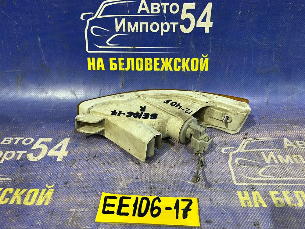 Повторитель в бампер правый TOYOTA COROLLA 1992