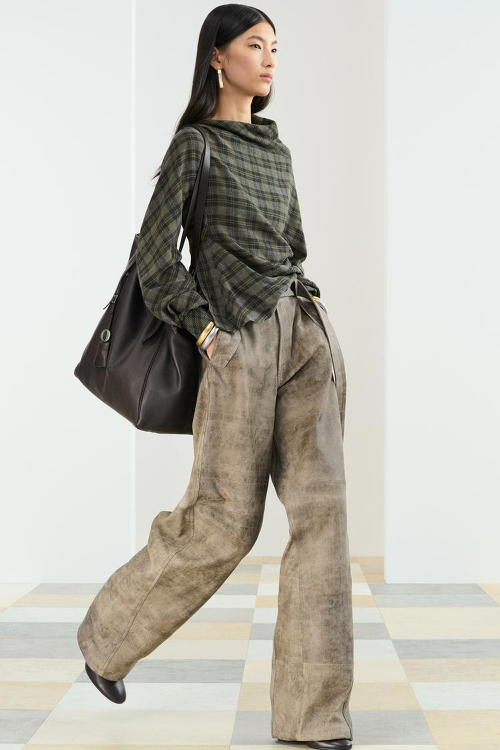 ZARA КОЖАНЫЕ БРЮКИ СО СРЕДНЕЙ ПОСАДКОЙ, СЕРО-КОРИЧНЕВЫЙ