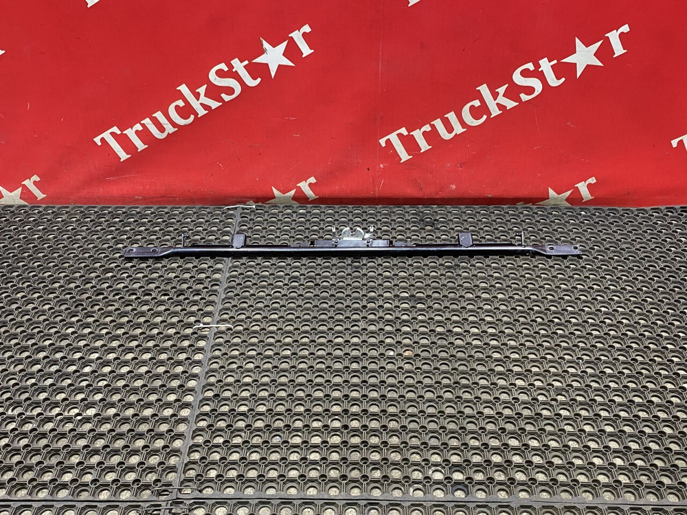 Кронштейн замка капота 2023г