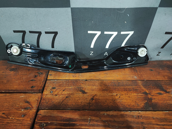 Направляющая стеклоподъемника Volkswagen Golf 6  Б/У Оригинал 5k1837730aa