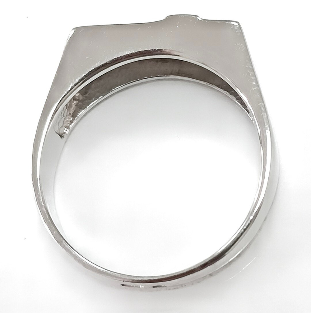 Ювелирное кольцо из серебра