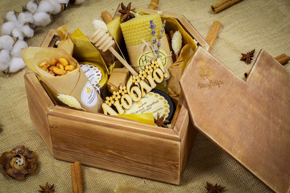 Медовый подарочный набор HoneyForYou "Love Box" в деревянном ящике
