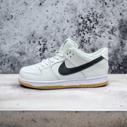Nike SB Dunk Low • White Gum