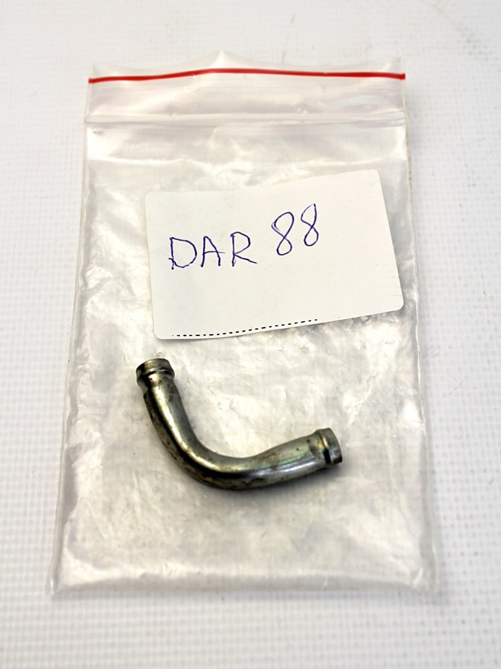 Фитинг переходник для трубок 8-8 (металл, угол 90)