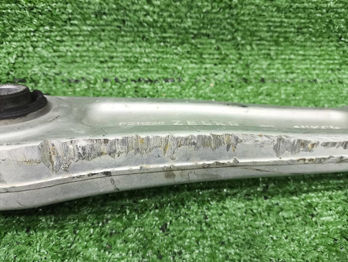 Рычаг передний левый Zeekr 001 (2021-н.в.)