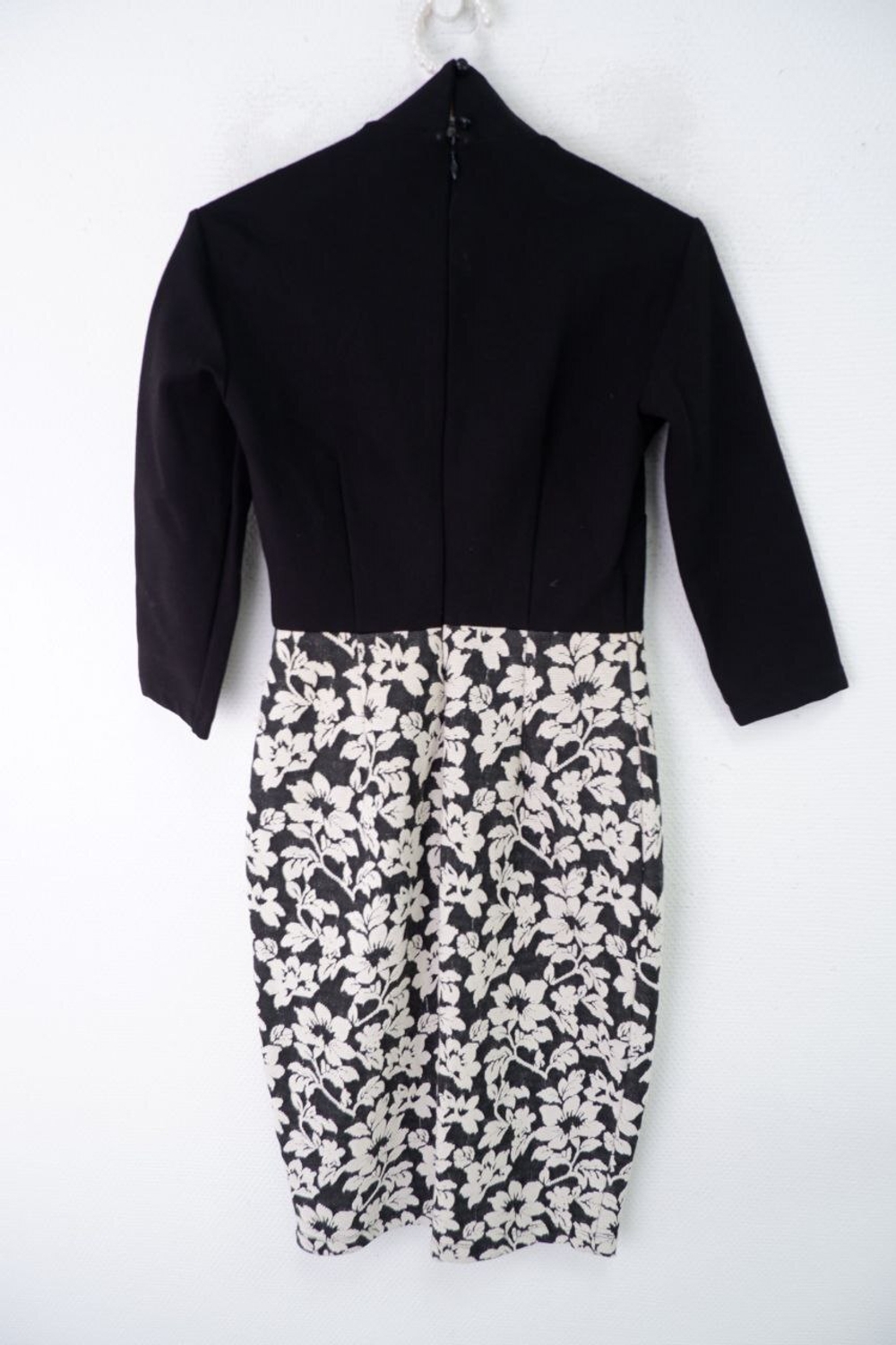 Платье Adl красивое 42 размер