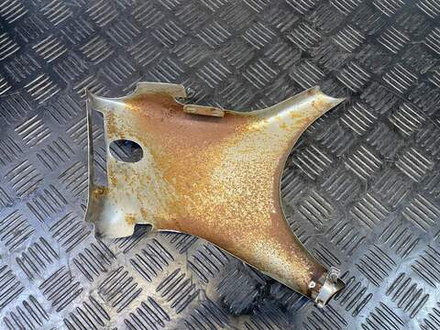 Крышка рамы правая Suzuki Intruder VS750 VR51A