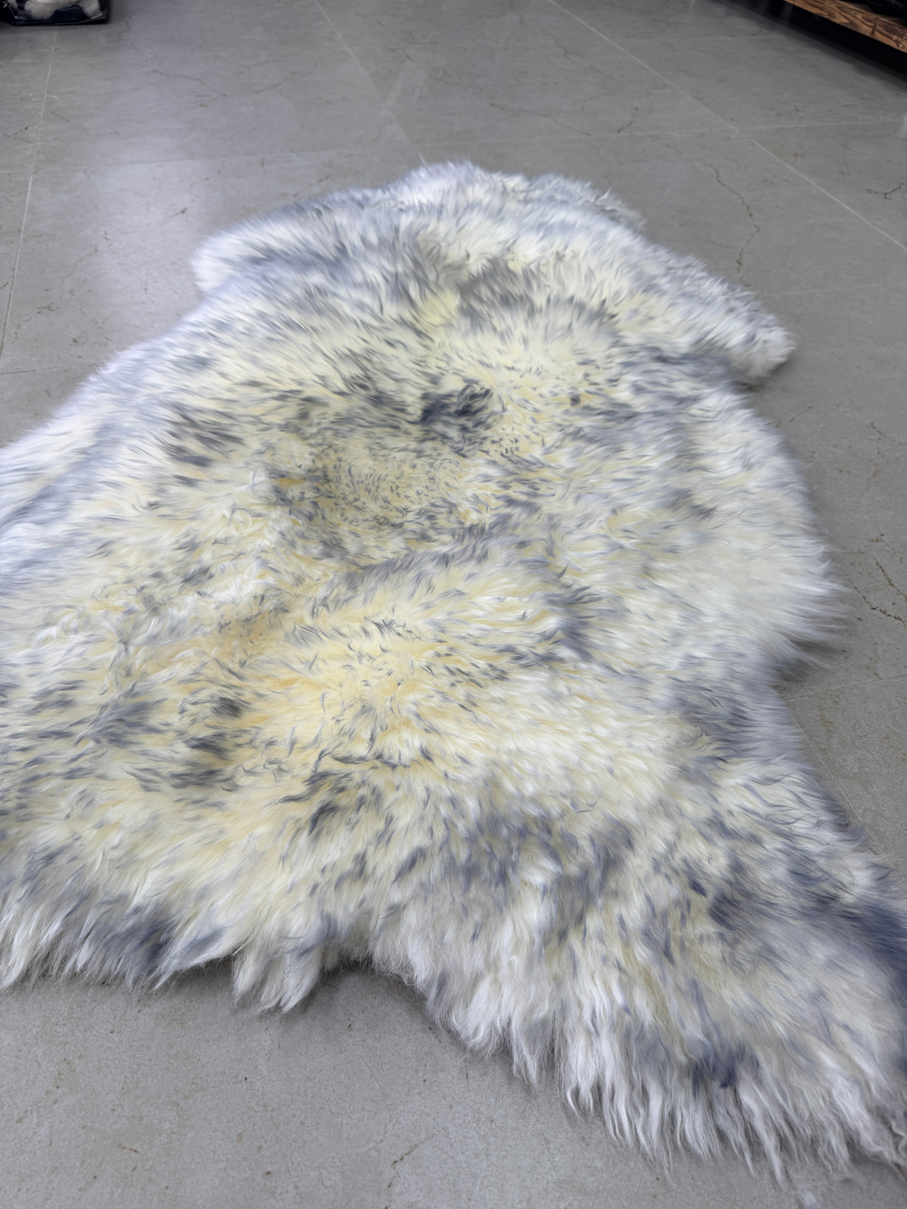 Шкура коврик меховой прикроватный овчина, 100х60 см. Пепельный
