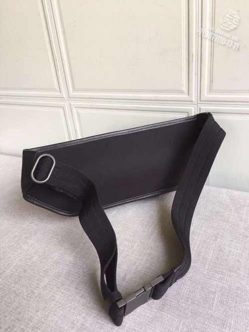 Нагрудная-поясная сумка Bottega Veneta