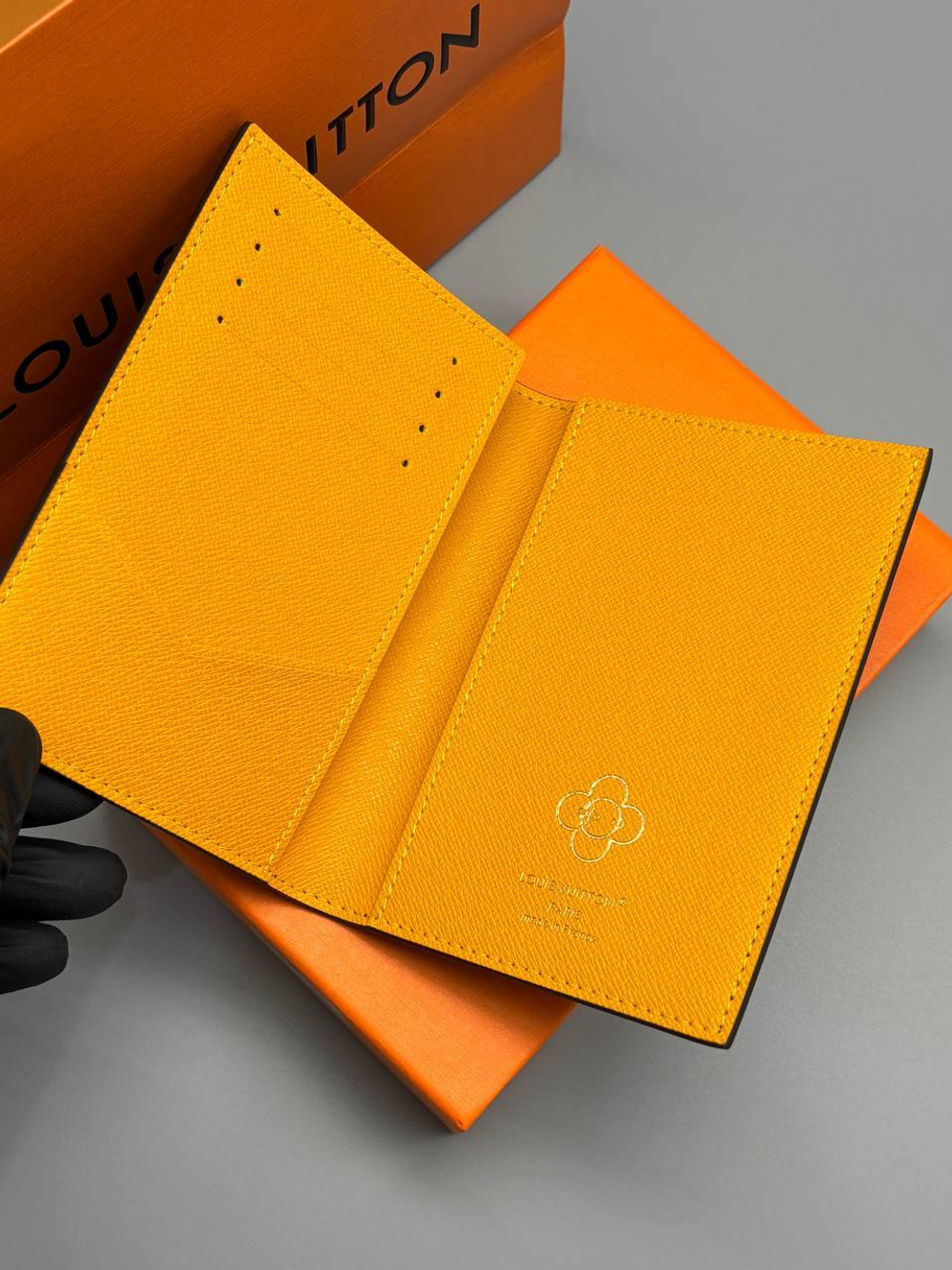 Обложка на паспорт Louis Vuitton